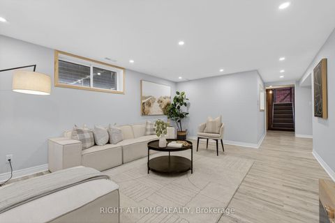 Photo 17 at 30 Ptarmigan Crescent, Donalda, Toronto