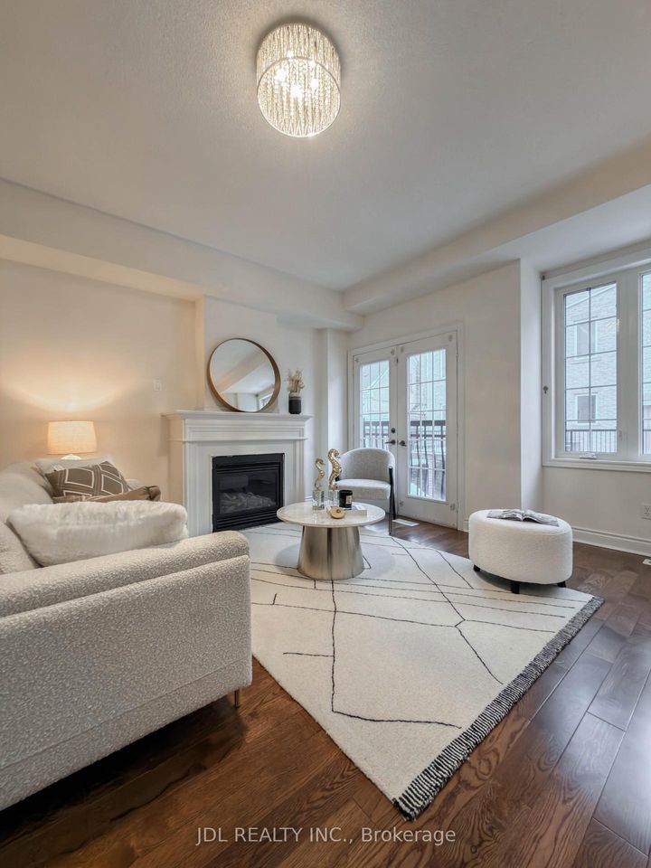 Photo 3 at 3 Garvin Mews, Willowdale East, Toronto