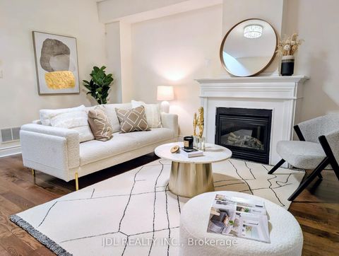 Photo 2 at 3 Garvin Mews, Willowdale East, Toronto