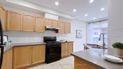 Photo 9 at 42 - 10 Post Oak Drive, Jefferson, Richmond Hill