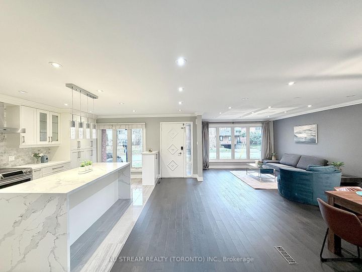 Photo 10 at 3 Mosedale Crescent, Don Valley Village, Toronto