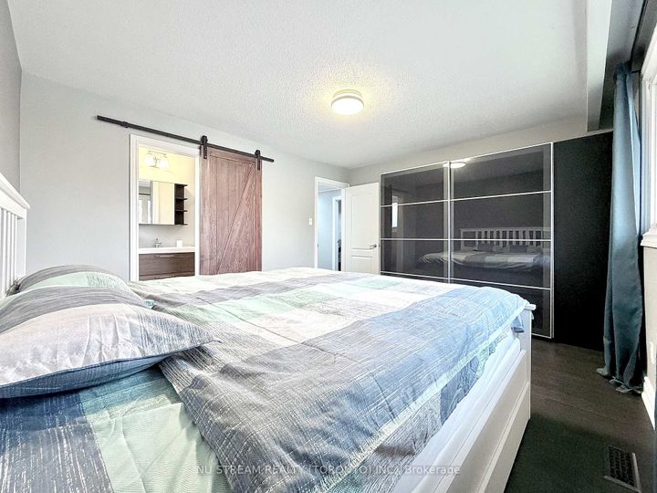 Photo 17 at 3 Mosedale Crescent, Don Valley Village, Toronto