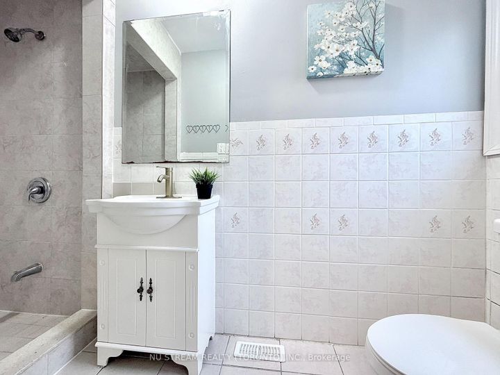 Photo 25 at 3 Mosedale Crescent, Don Valley Village, Toronto