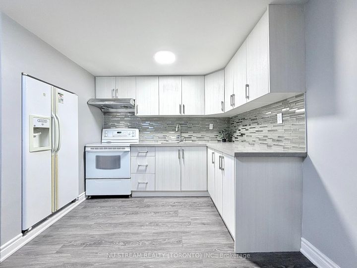 Photo 27 at 3 Mosedale Crescent, Don Valley Village, Toronto