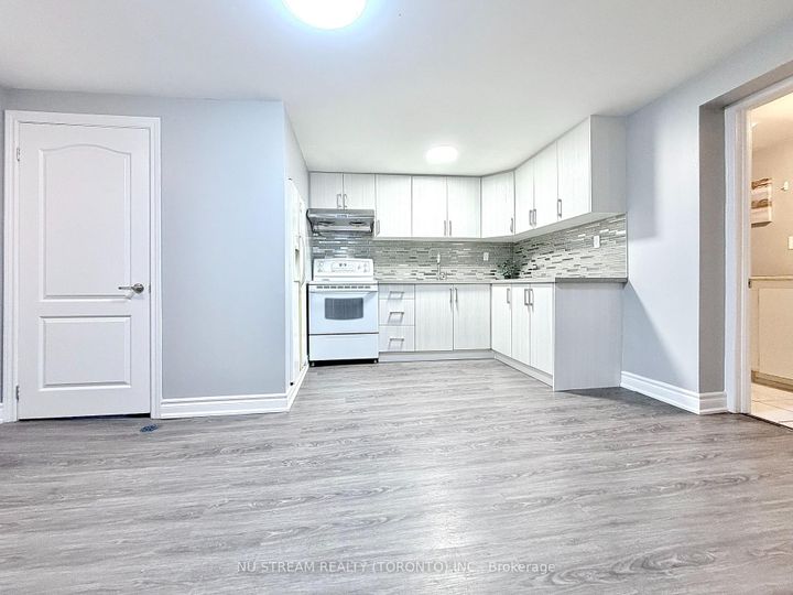 Photo 28 at 3 Mosedale Crescent, Don Valley Village, Toronto