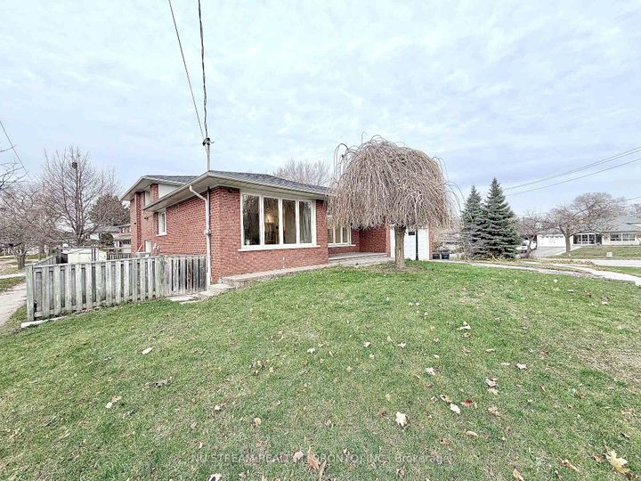 Photo 34 at 3 Mosedale Crescent, Don Valley Village, Toronto