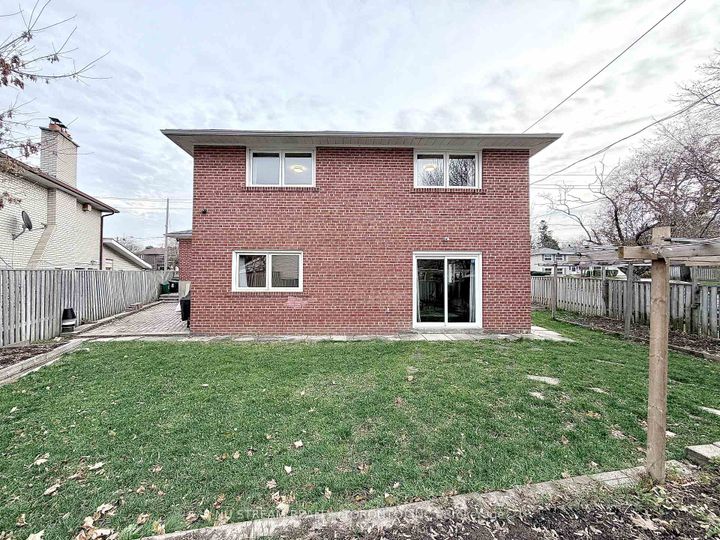 Photo 36 at 3 Mosedale Crescent, Don Valley Village, Toronto