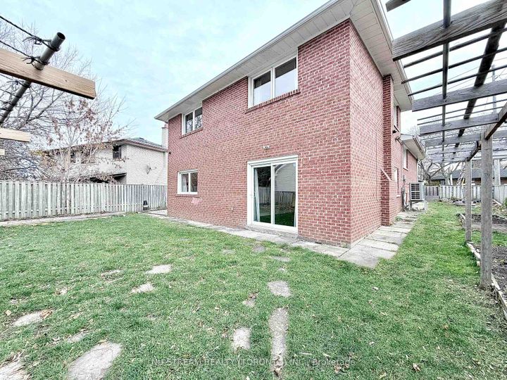 Photo 37 at 3 Mosedale Crescent, Don Valley Village, Toronto