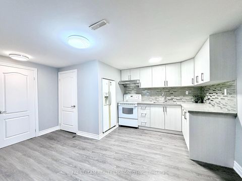 Photo 29 at 3 Mosedale Crescent, Don Valley Village, Toronto