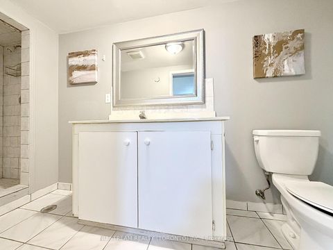 Photo 32 at 3 Mosedale Crescent, Don Valley Village, Toronto