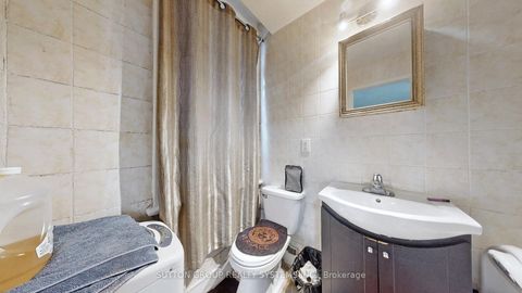 Photo 6 at 337 Perth Avenue, Junction, Toronto