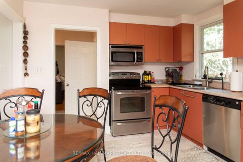 Photo 8 at 86 Church Street S, Crosby, Richmond Hill