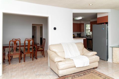 Photo 10 at 86 Church Street S, Crosby, Richmond Hill