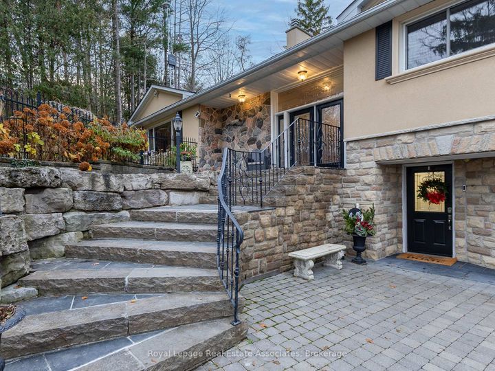 Photo 1 at 13931 Cromar Court, Georgetown, Halton Hills