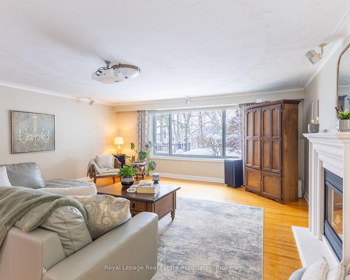 Photo 10 at 13931 Cromar Court, Georgetown, Halton Hills