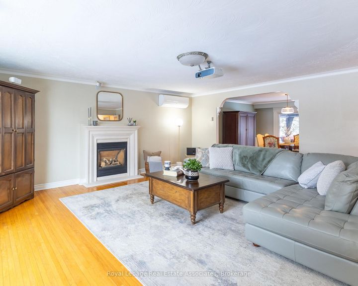 Photo 11 at 13931 Cromar Court, Georgetown, Halton Hills