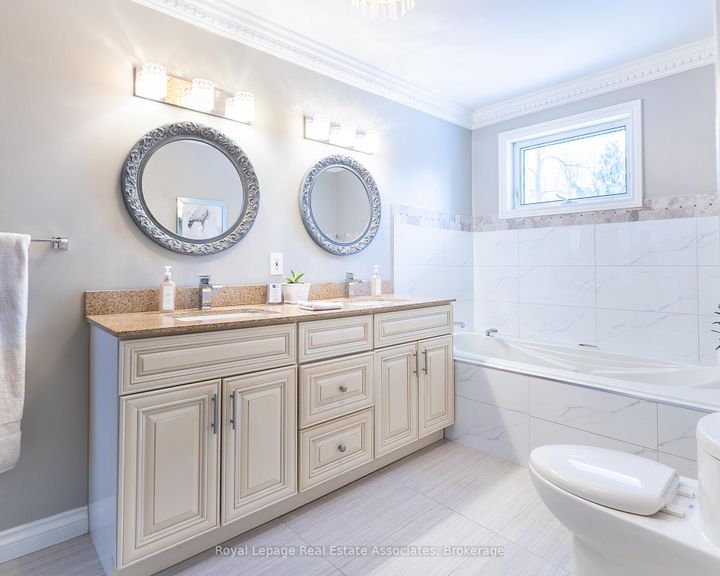 Photo 15 at 13931 Cromar Court, Georgetown, Halton Hills