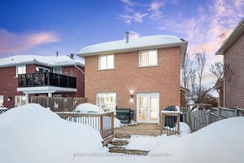 Photo 41 at 14 Nightingale Crescent, Painswick South, Barrie