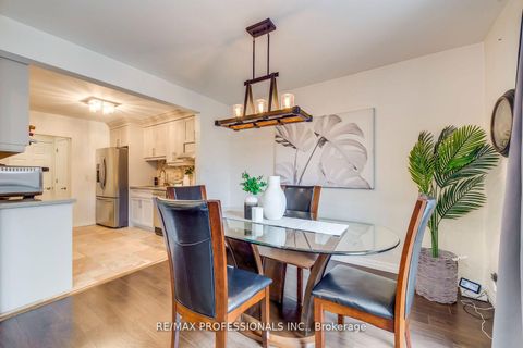 Photo 15 at 51 - 4345 Bloor Street W, Markland Wood, Toronto