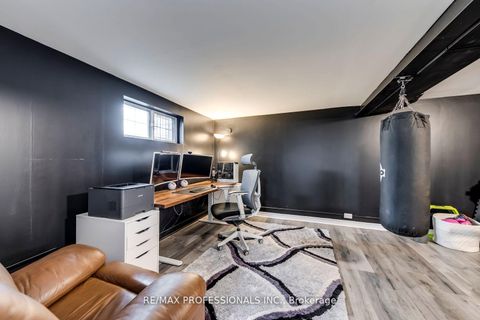 Photo 30 at 51 - 4345 Bloor Street W, Markland Wood, Toronto