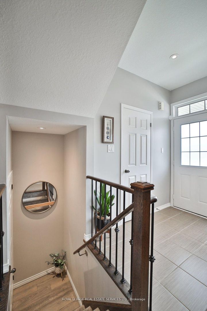 Photo 11 at 15 Mcallistar Drive, Binbrook, Hamilton