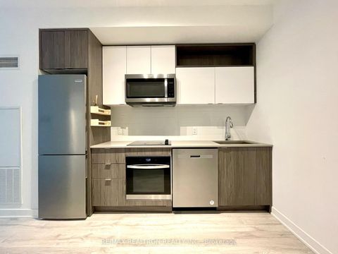 Photo 2 at 216 - 60 Princess Street, Waterfront Communities C8, Toronto