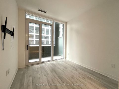Photo 5 at 216 - 60 Princess Street, Waterfront Communities C8, Toronto