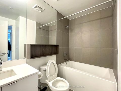 Photo 7 at 216 - 60 Princess Street, Waterfront Communities C8, Toronto