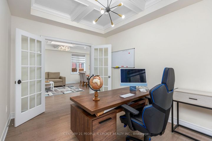 Photo 7 at 64 Coldwell Bay Circle, Kleinburg, Vaughan