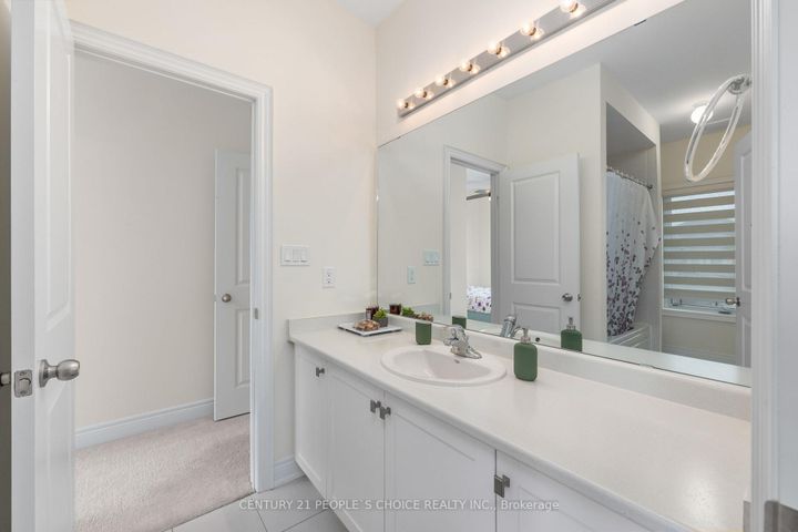 Photo 29 at 64 Coldwell Bay Circle, Kleinburg, Vaughan