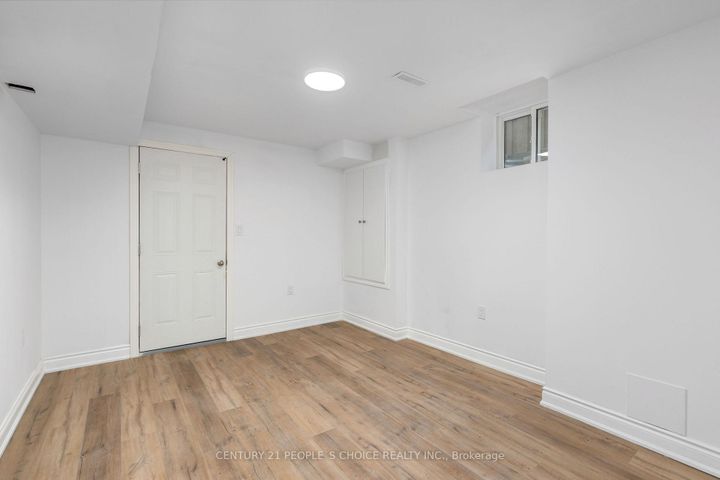 Photo 33 at 64 Coldwell Bay Circle, Kleinburg, Vaughan