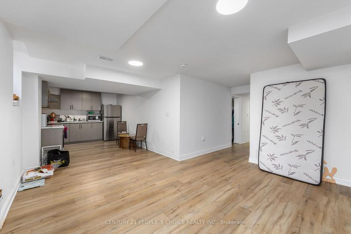 Photo 35 at 64 Coldwell Bay Circle, Kleinburg, Vaughan