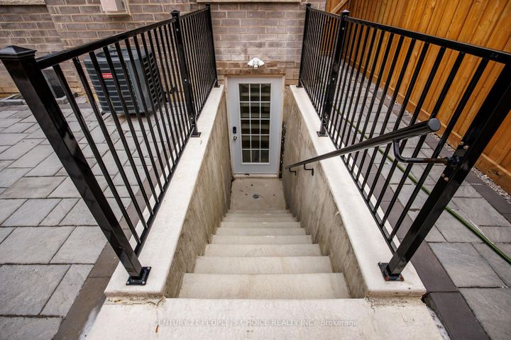 Photo 46 at 64 Coldwell Bay Circle, Kleinburg, Vaughan