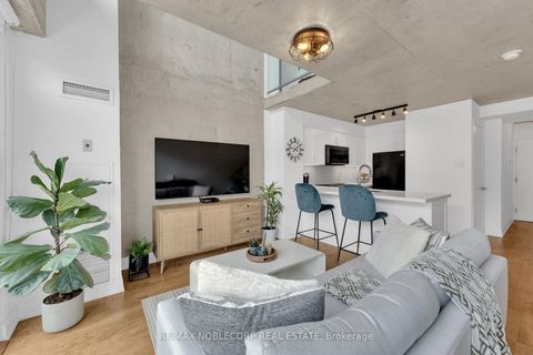 Photo 6 at 323 - 954 King Street W, Niagara, Toronto