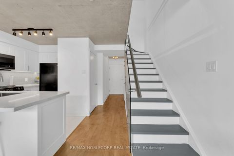 Photo 7 at 323 - 954 King Street W, Niagara, Toronto