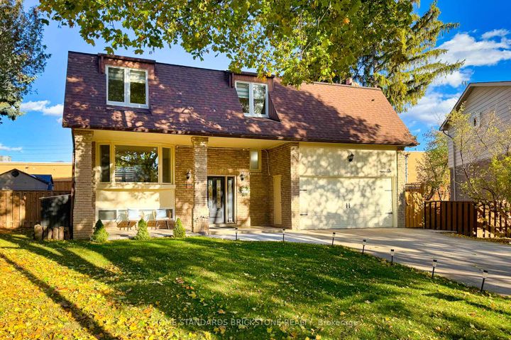 Photo 1 at 25 Hester Court, Royal Orchard, Markham