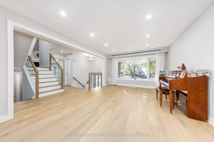 Photo 4 at 25 Hester Court, Royal Orchard, Markham