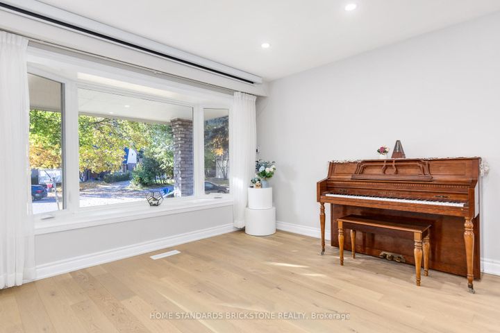 Photo 6 at 25 Hester Court, Royal Orchard, Markham