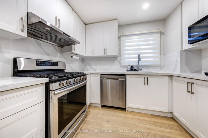 Photo 12 at 25 Hester Court, Royal Orchard, Markham