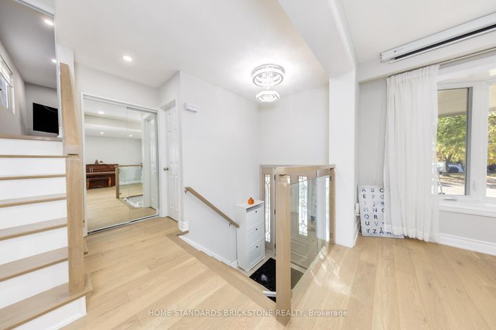 Photo 14 at 25 Hester Court, Royal Orchard, Markham