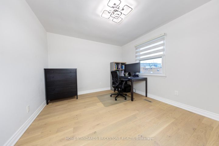 Photo 24 at 25 Hester Court, Royal Orchard, Markham