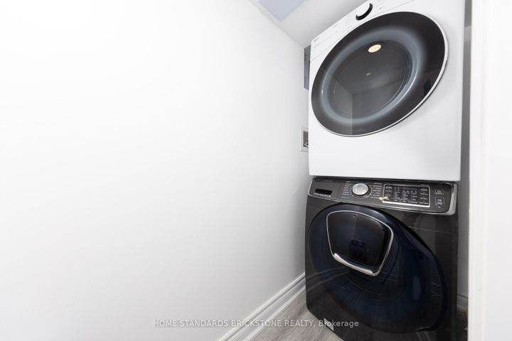 Photo 32 at 25 Hester Court, Royal Orchard, Markham