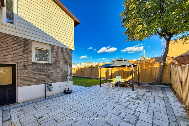 Photo 33 at 25 Hester Court, Royal Orchard, Markham