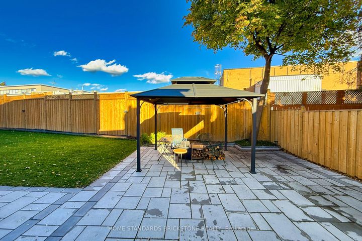 Photo 34 at 25 Hester Court, Royal Orchard, Markham