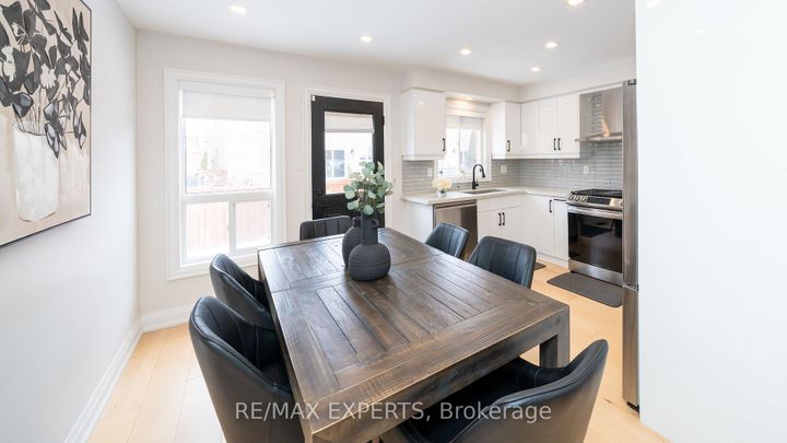 Photo 6 at 111 Argento Crescent, Vellore Village, Vaughan