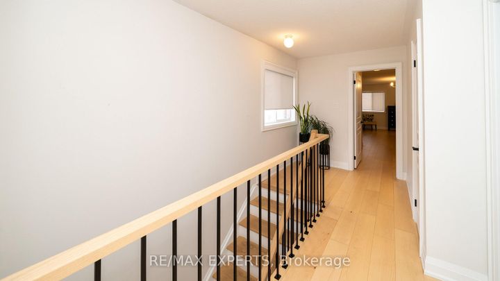 Photo 9 at 111 Argento Crescent, Vellore Village, Vaughan