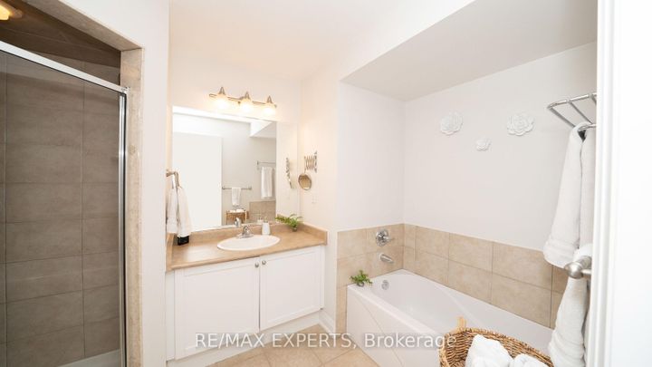 Photo 12 at 111 Argento Crescent, Vellore Village, Vaughan