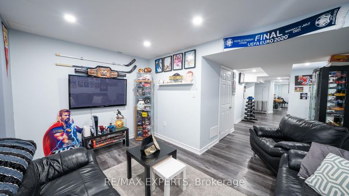 Photo 15 at 111 Argento Crescent, Vellore Village, Vaughan