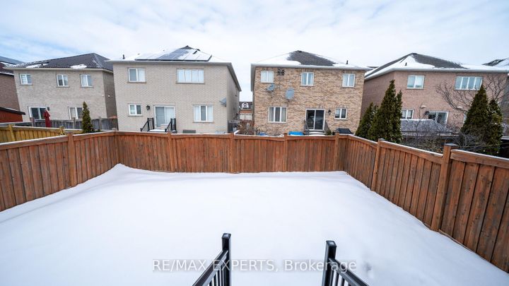 Photo 18 at 111 Argento Crescent, Vellore Village, Vaughan