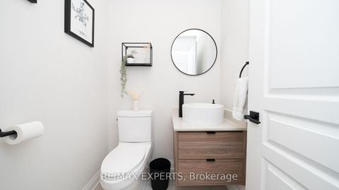 Photo 8 at 111 Argento Crescent, Vellore Village, Vaughan